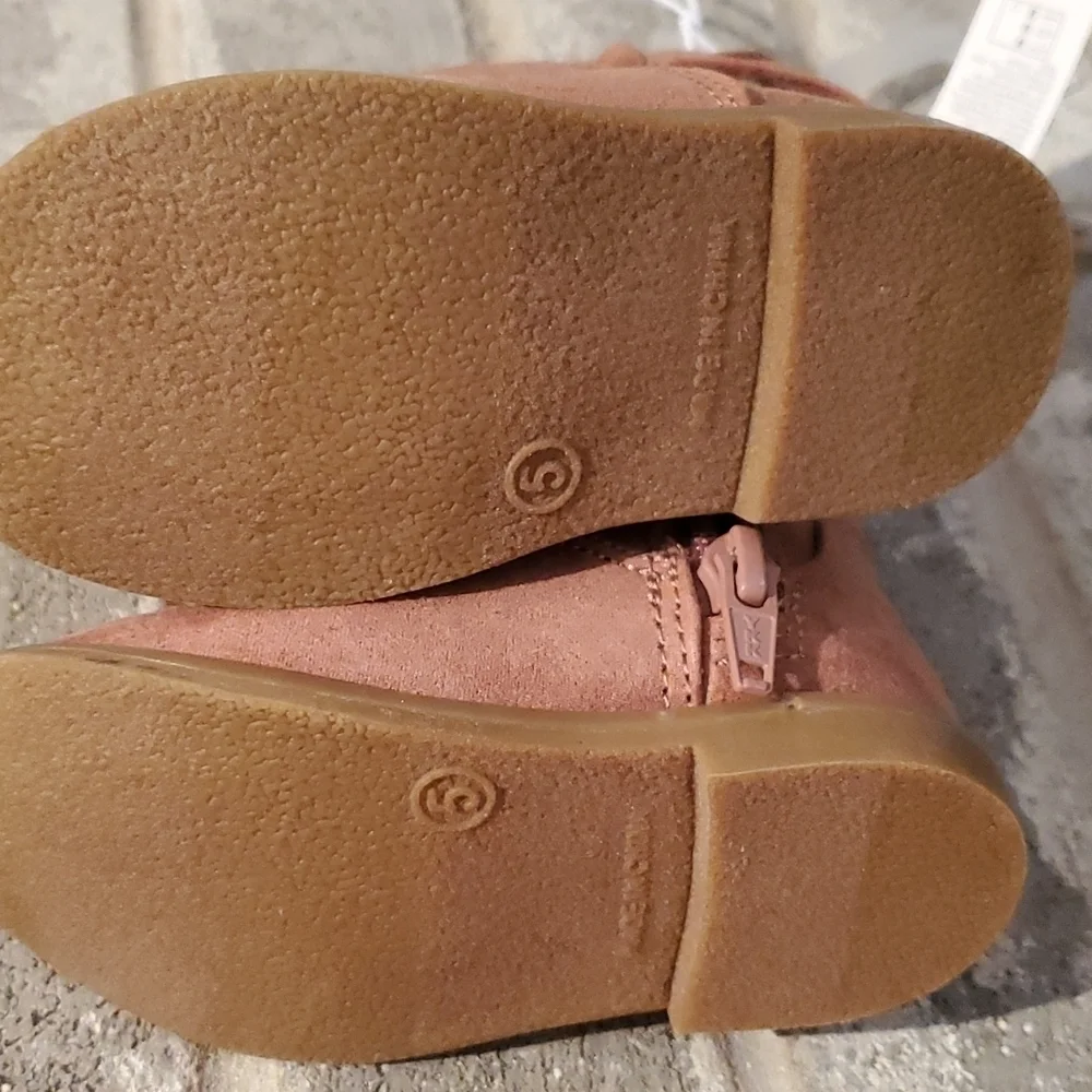Old Navy boots Girls  size 6 toddler